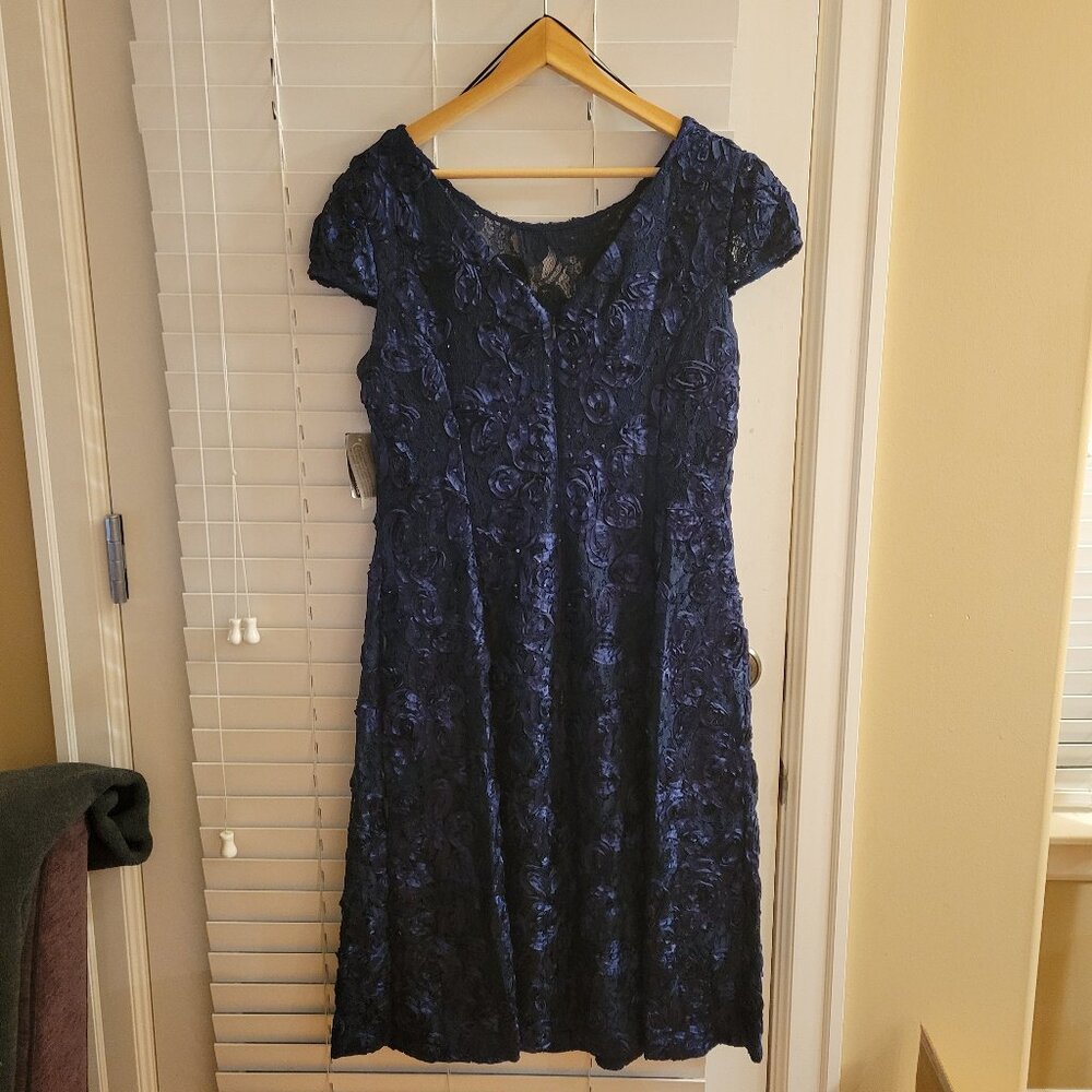 Alex Evenings - Tea-Length Dress with Rosette Lace (Navy, Size 16)